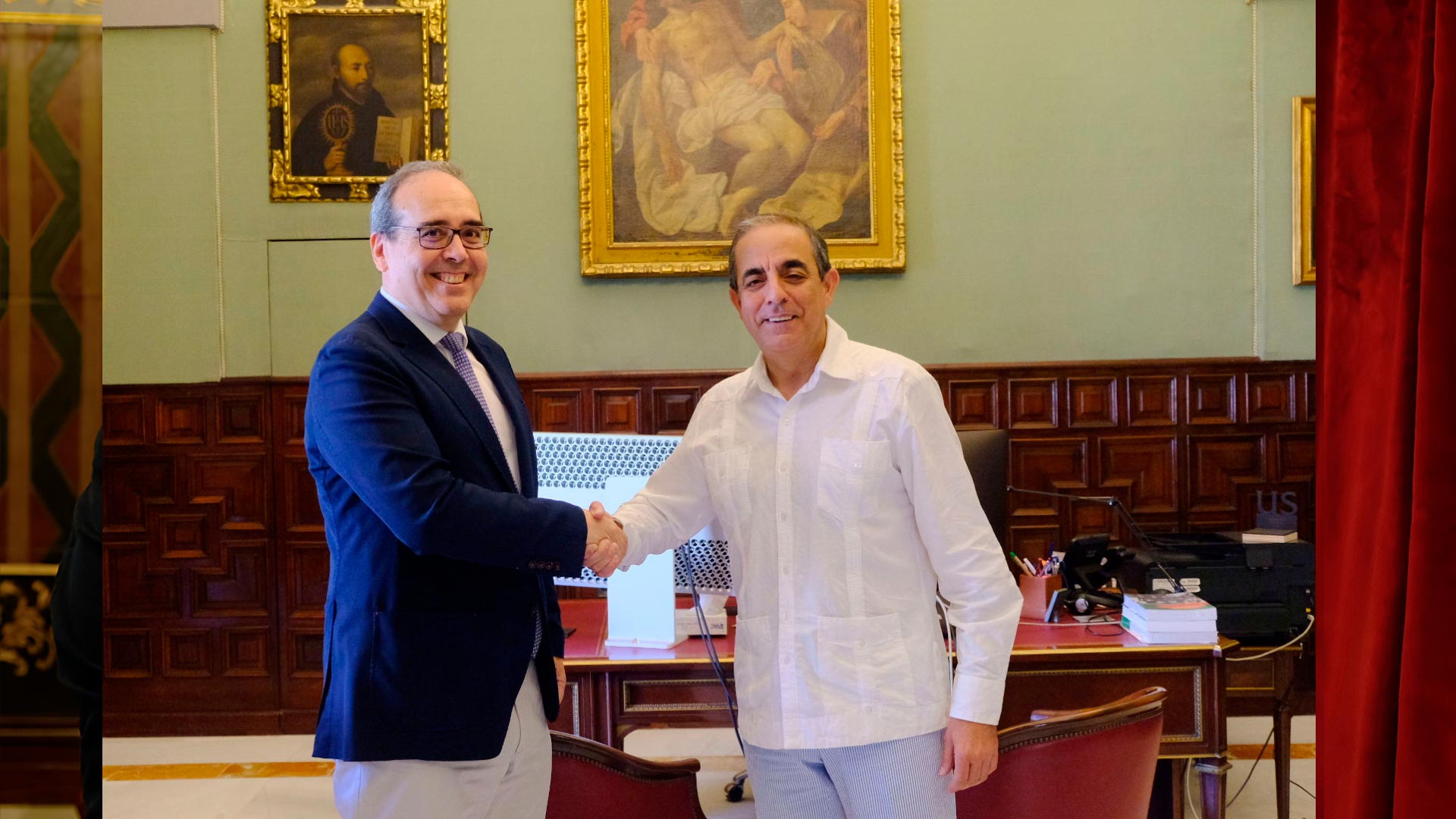 Andrés Sáez Pérez tomando posesión de su cargo junto al Rector de la Universidad de Sevilla,  Miguel Ángel Castro Arroyo | ETSi